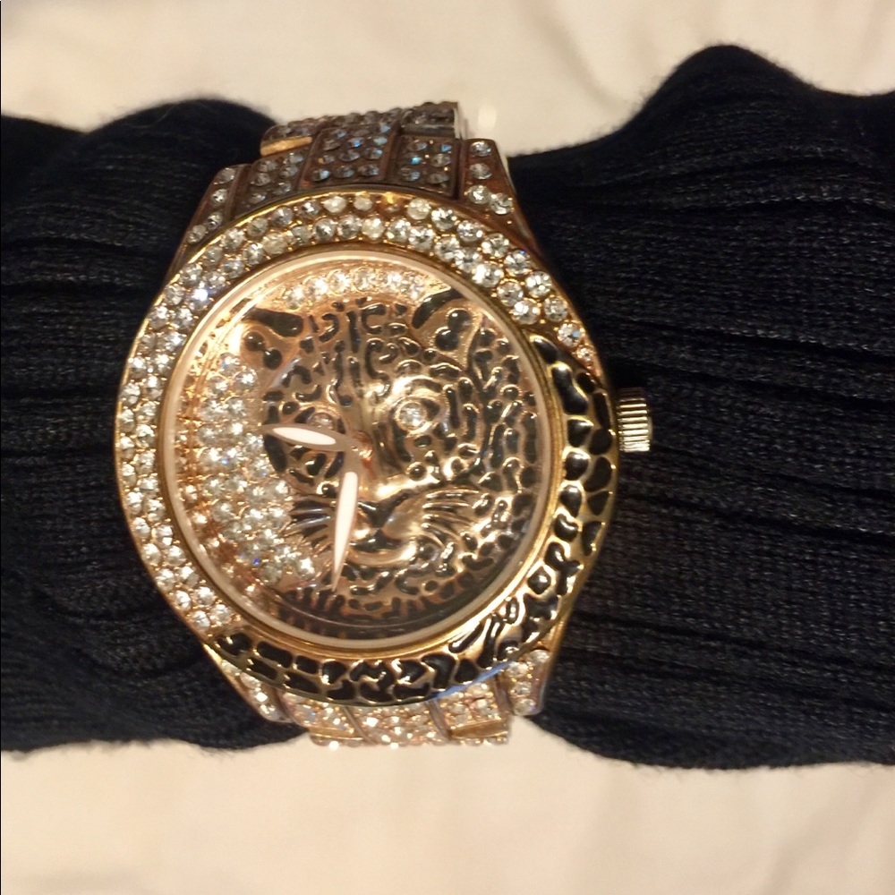 💥 Gold tone tiger watch with BLING!